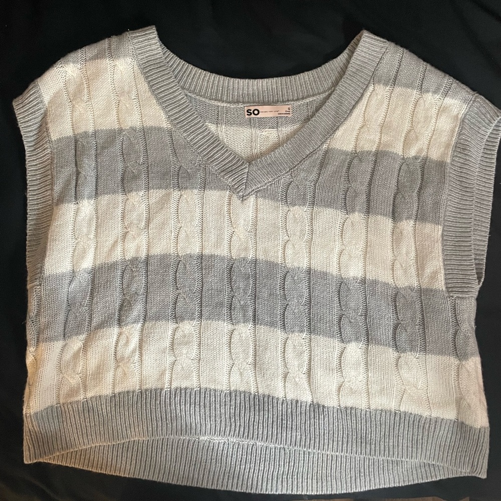 SO sweater never worn